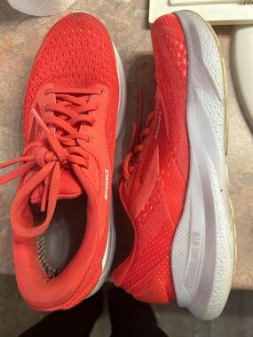 Brooks Women's Running Shoes - Coral. Size 9
